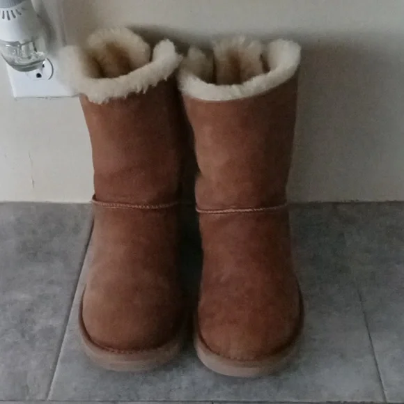 UGG boots saiz 8 women - Picture 3 of 6
